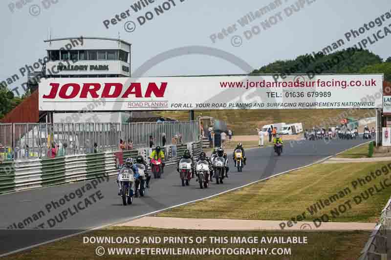 Vintage motorcycle club;eventdigitalimages;mallory park;mallory park trackday photographs;no limits trackdays;peter wileman photography;trackday digital images;trackday photos;vmcc festival 1000 bikes photographs